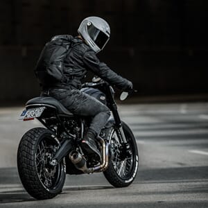 KRU16_Rel kriega-r16-black+2.jpg